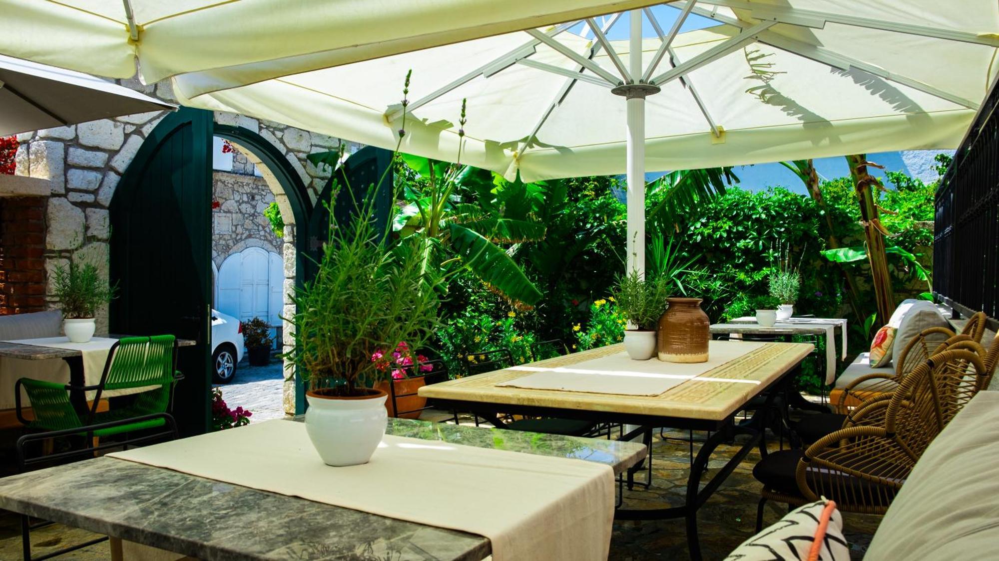 Pom Alacati Boutique Otel Cesme Exterior photo